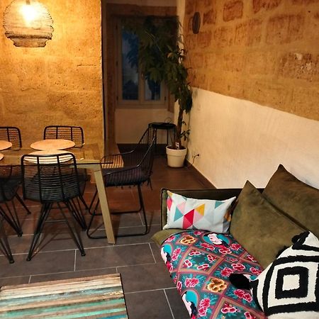 Maison De Village Familiale Pont Du Gard, Toit Terrasse, Barbecue, Fibre Vers Pont du Gard Exterior photo